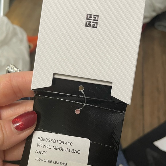 NWT Givenchy Voyou Medium Hobo - Picture 13 of 16